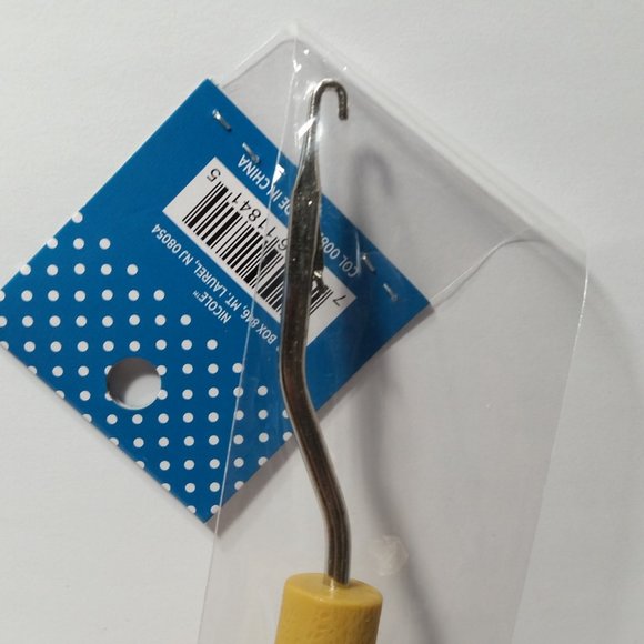 Stitch Studio by Nicole Wood Handled Latch Hook - Picture 2 of 6